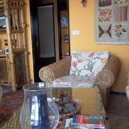 Sleeps 2 Wifi Дом отдыха Фамара