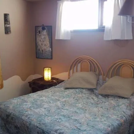 Sleeps 2 Wifi *